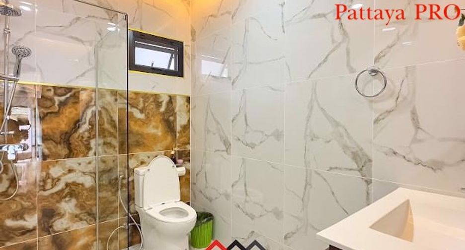 Haus zum Kauf mit 4 Zimmer in Bang Lamung, Chonburi