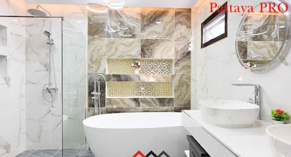 Haus zum Kauf mit 4 Zimmer in Bang Lamung, Chonburi