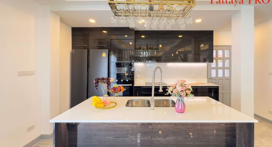 Haus zum Kauf mit 5 Zimmer in Bang Lamung, Chonburi