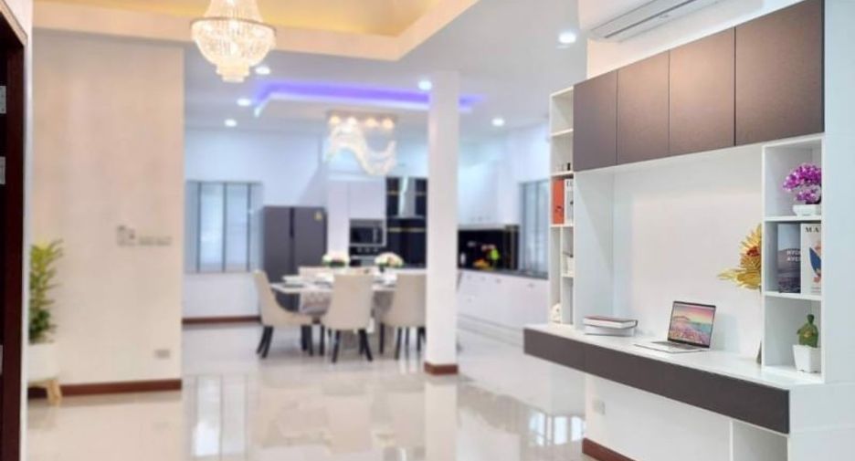 For sale 4 bed house in Bang Lamung, Chonburi