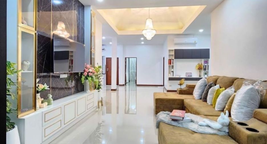 For sale 4 bed house in Bang Lamung, Chonburi