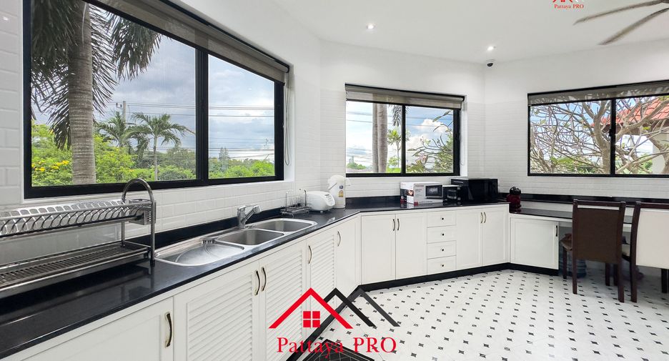 For sale 4 bedrooms condo in Bang Lamung, Chonburi