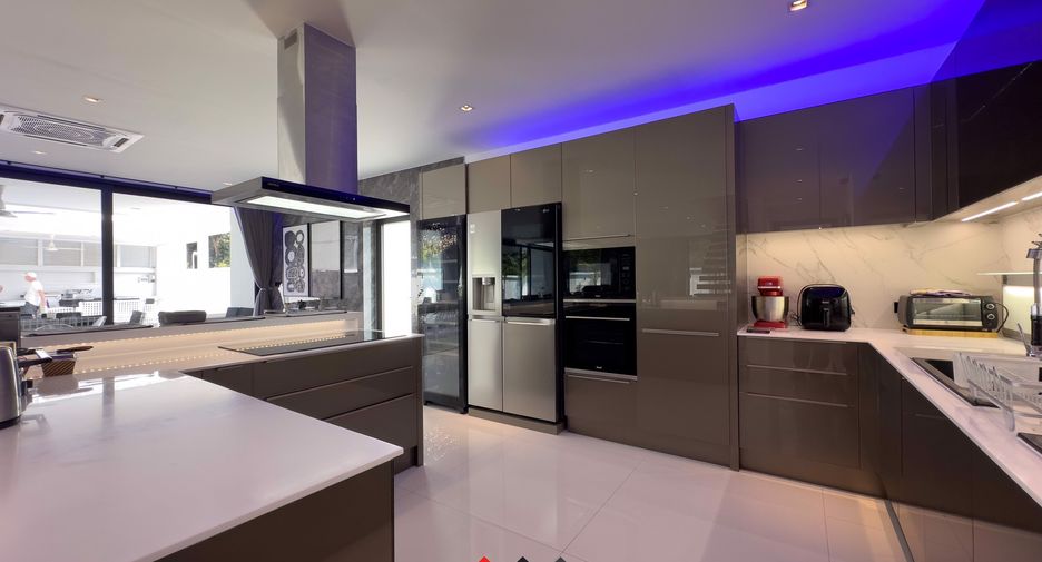 For sale 6 bedrooms house in Bang Lamung, Chonburi