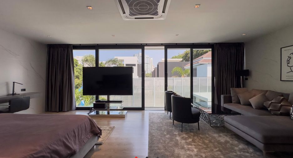 For sale 6 bedrooms house in Bang Lamung, Chonburi