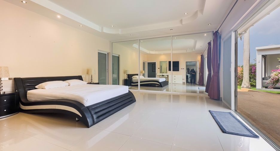 For sale 4 bedrooms house in Bang Lamung, Chonburi