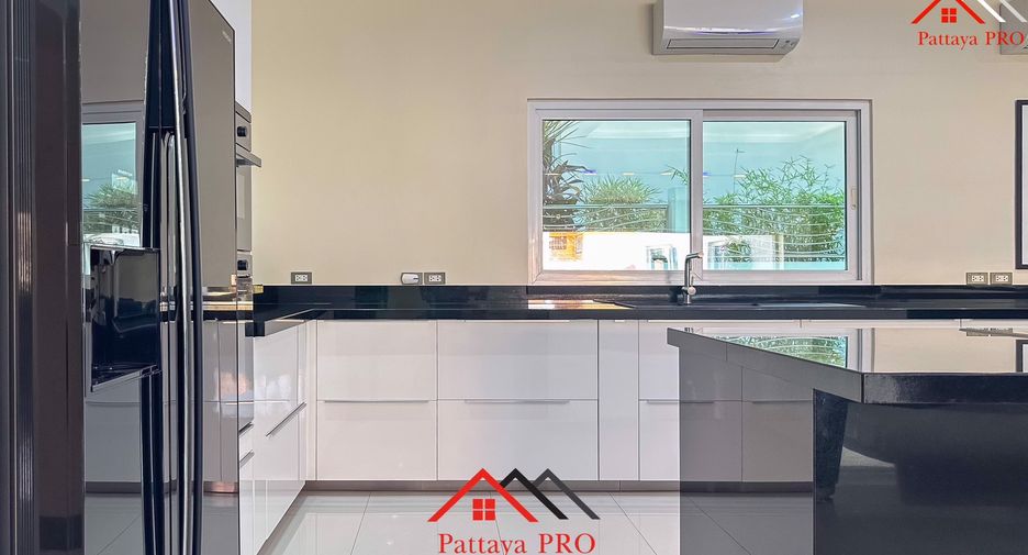 For sale 4 bedrooms house in Bang Lamung, Chonburi