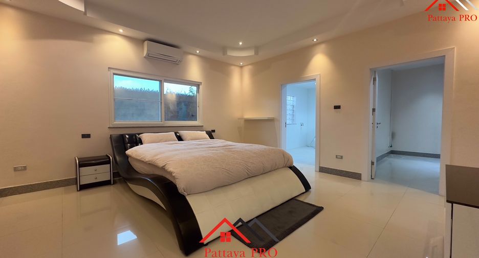 For sale 4 bedrooms house in Bang Lamung, Chonburi