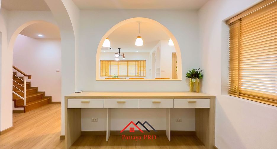 Haus zum Kauf mit 4 Zimmer in Sattahip, Chonburi
