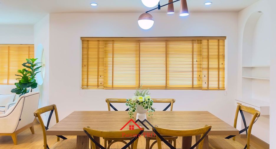 Haus zum Kauf mit 4 Zimmer in Sattahip, Chonburi