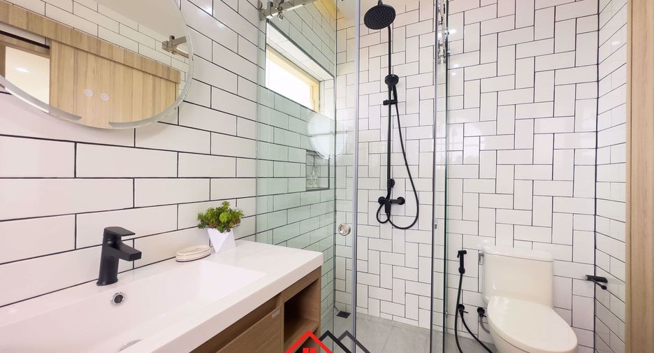 Haus zum Kauf mit 4 Zimmer in Sattahip, Chonburi