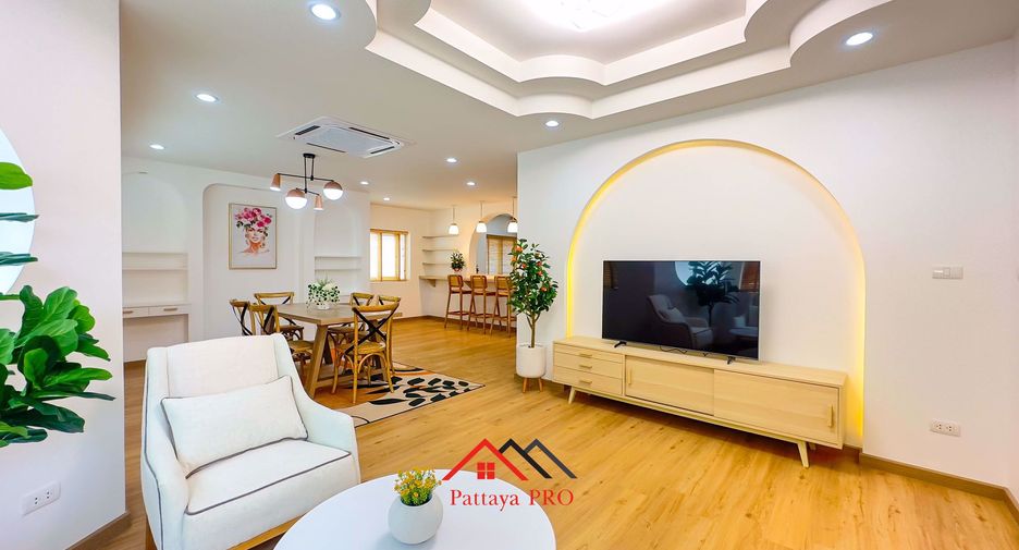 Haus zum Kauf mit 4 Zimmer in Sattahip, Chonburi