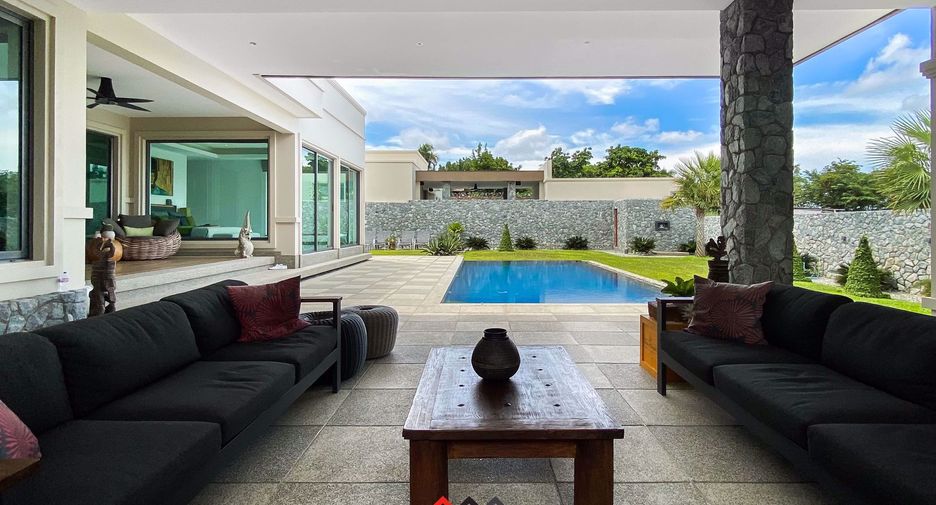 For sale 3 bedrooms house in East Pattaya, Pattaya