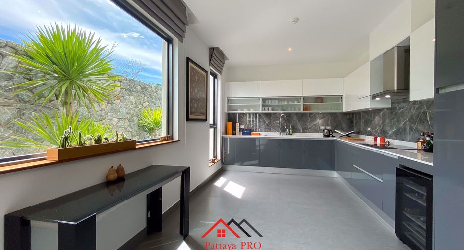 For sale 3 bedrooms house in East Pattaya, Pattaya