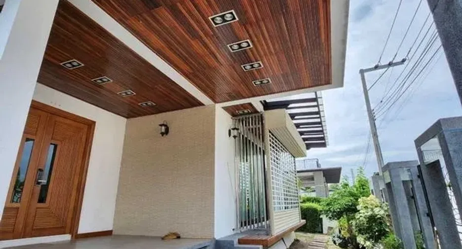 Casa en venta de 9 habitaciones en Phra Khanong, Bangkok