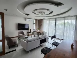 For sale 9 ベッドルーム house in Phra Khanong, Bangkok