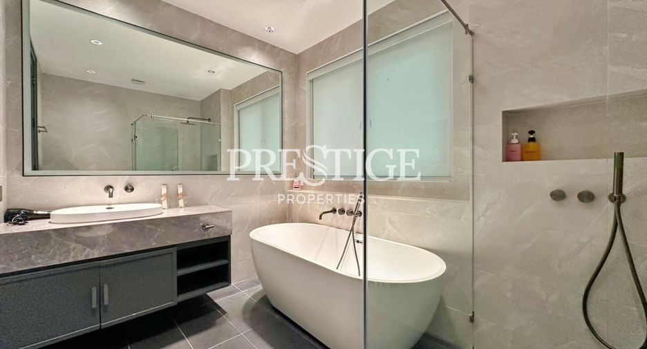 For sale 5 bedrooms house in Bang Lamung, Chonburi