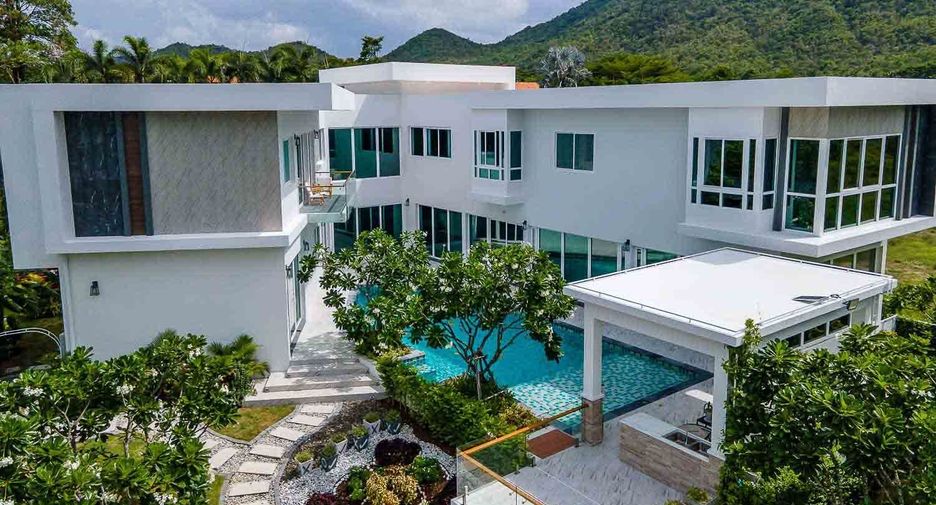 For sale 6 Beds villa in Cha Am, Phetchaburi