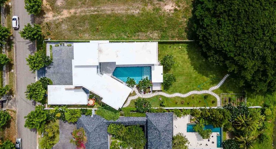 For sale 6 Beds villa in Cha Am, Phetchaburi