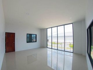For sale warehouse in Krathum Baen, Samut Sakhon