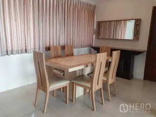 出租 3 卧室 独立屋 在 Phra Khanong, 曼谷