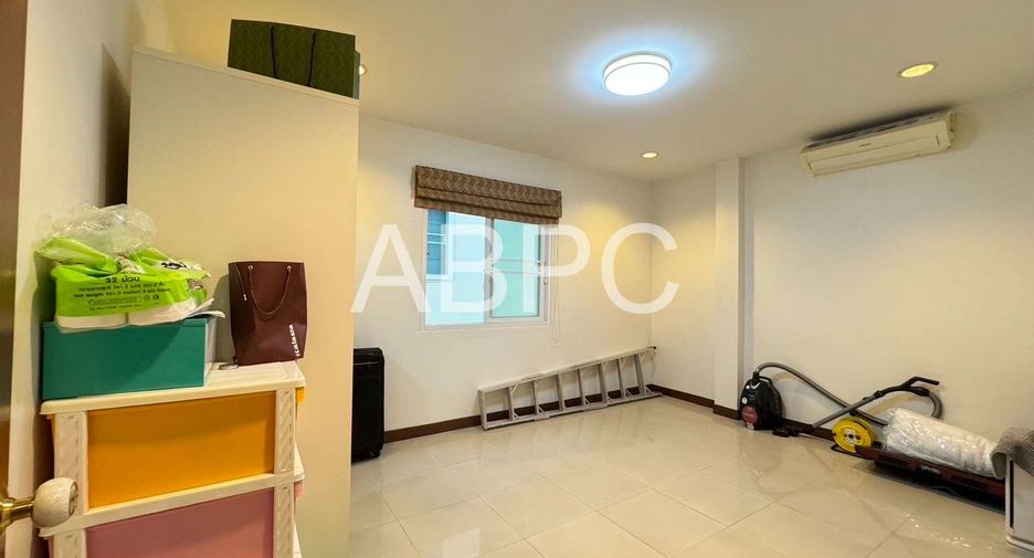 À vendre 4 chambres maison à Mueang Rayong, Rayong