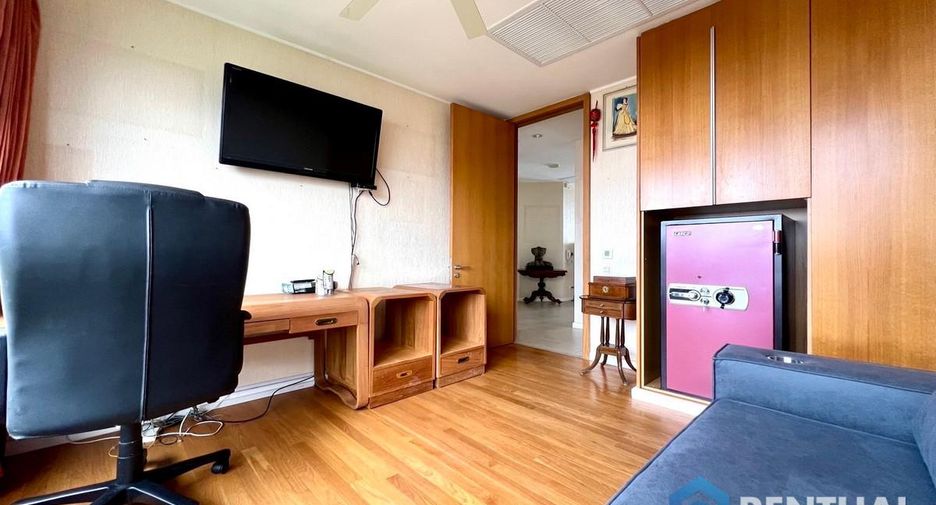 For sale 3 bedrooms condo in North Pattaya, Pattaya