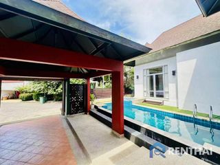 For sale 4 bedrooms house in Jomtien, Pattaya