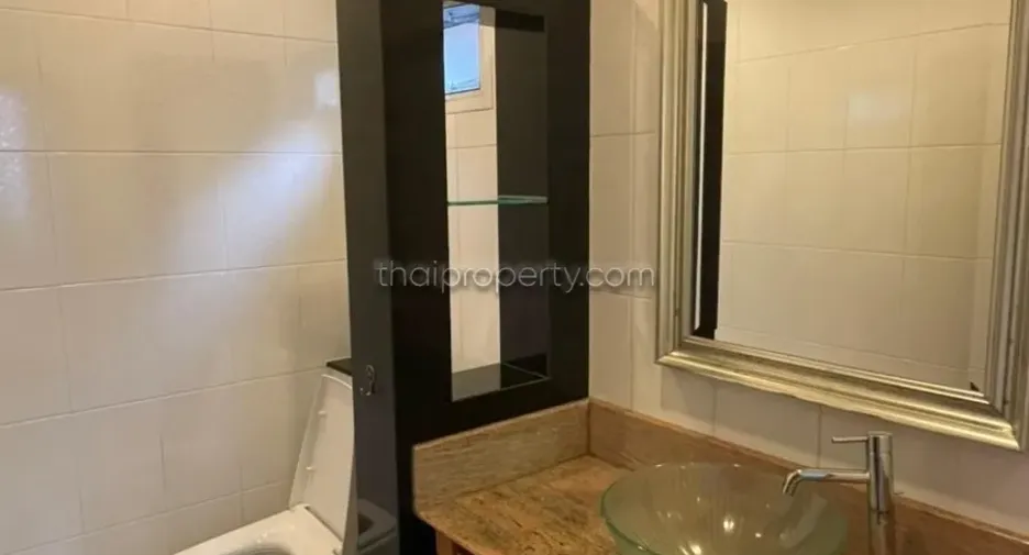 Haus zur Miete mit 5 Zimmer in Bang Lamung, Chonburi