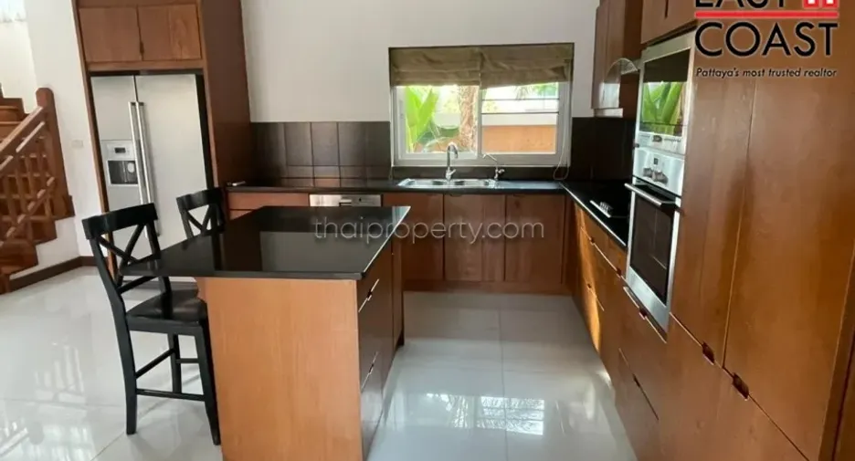 Haus zur Miete mit 5 Zimmer in Bang Lamung, Chonburi