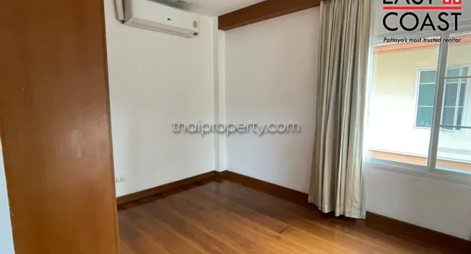 Haus zur Miete mit 5 Zimmer in Bang Lamung, Chonburi