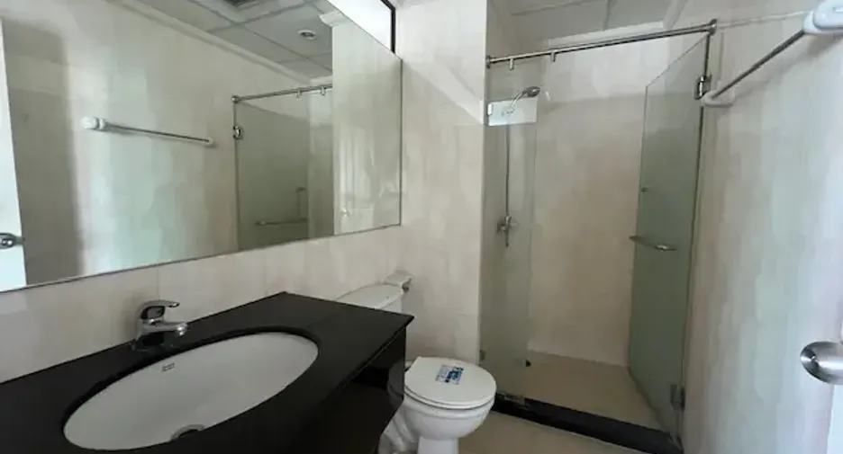 For sale 2 bedrooms condo in Watthana, Bangkok