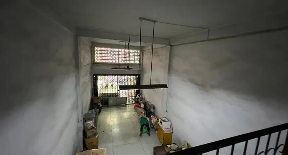 Gewerbefläche zum Kauf in Phra Khanong, Bangkok