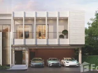 For sale 4 Beds house in Bang Na, Bangkok