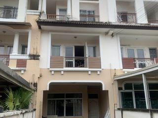 For sale 4 bed townhouse in Prawet, Bangkok