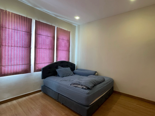 For sale 4 bed townhouse in Rat Burana, Bangkok