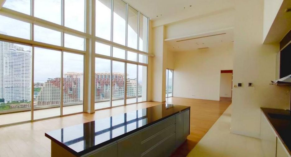 For sale 4 bedrooms condo in Bang Lamung, Chonburi