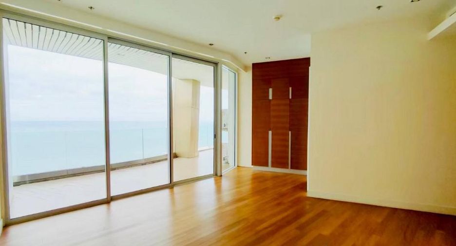 For sale 4 bedrooms condo in Bang Lamung, Chonburi