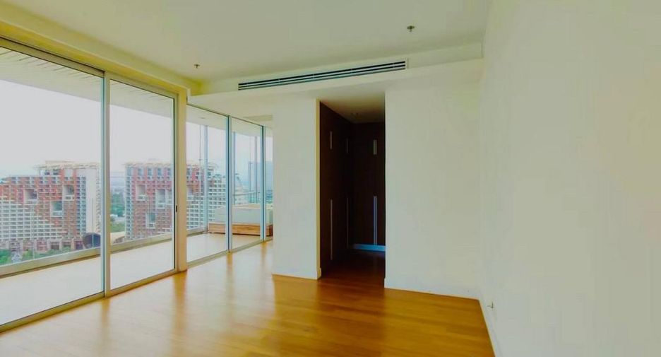 For sale 4 bedrooms condo in Bang Lamung, Chonburi