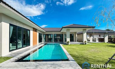 For sale 3 bedrooms villa in Bang Lamung, Chonburi