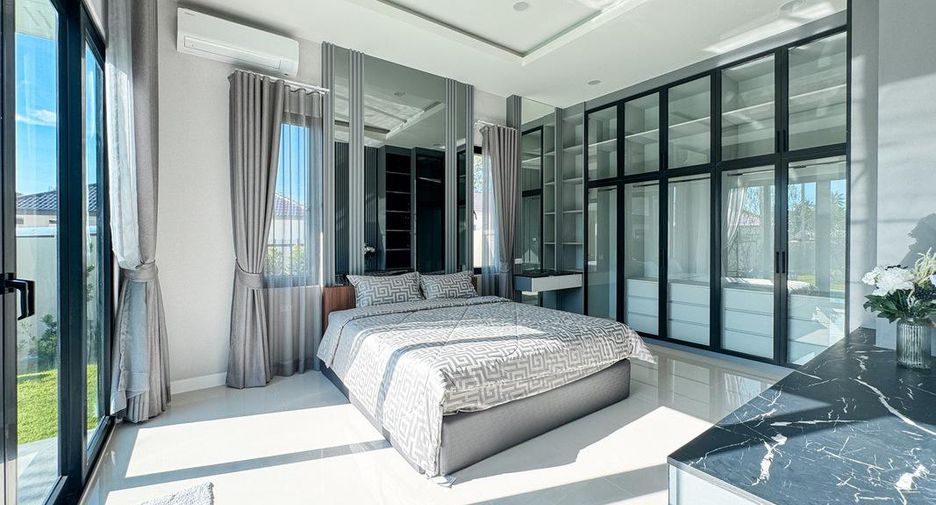 For sale 3 bedrooms villa in Bang Lamung, Chonburi