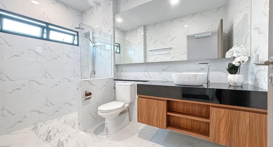 For sale 3 bedrooms villa in Bang Lamung, Chonburi