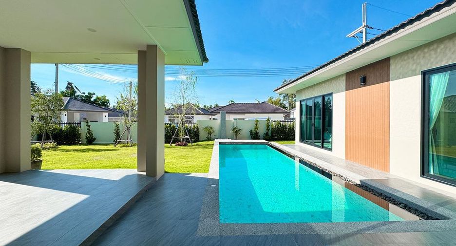 For sale 3 bedrooms villa in Bang Lamung, Chonburi