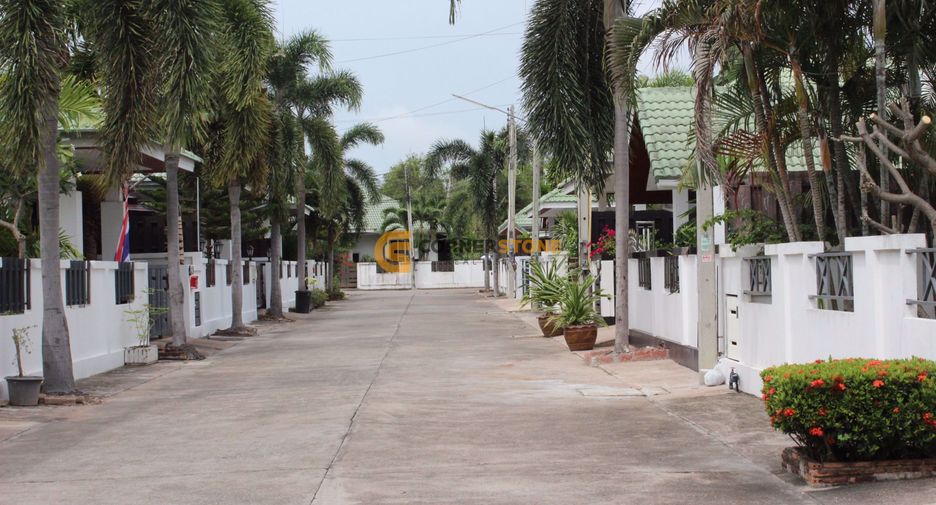 For rent and for sale 4 bedrooms house in East Pattaya, Pattaya