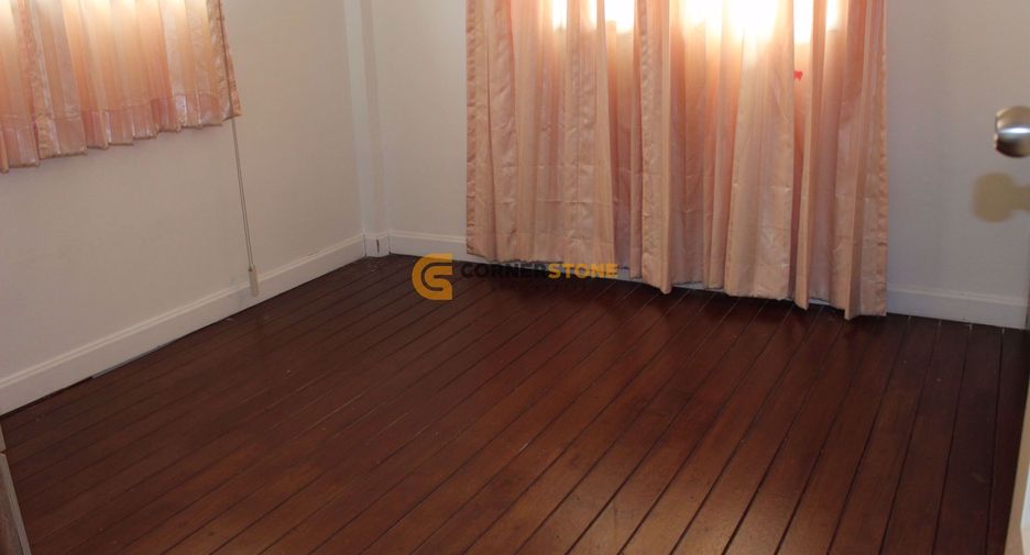 For rent and for sale 4 bedrooms house in East Pattaya, Pattaya
