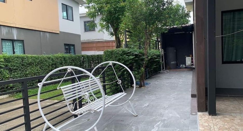 For rent 3 bedrooms townhouse in Prawet, Bangkok