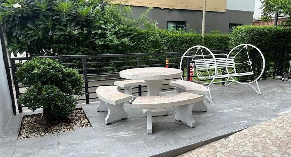 For rent 3 bedrooms townhouse in Prawet, Bangkok