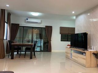 Reihenhaus zur Miete mit 3 Zimmer in Prawet, Bangkok
