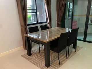 Reihenhaus zur Miete mit 3 Zimmer in Prawet, Bangkok
