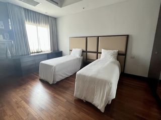 For rent 4 ベッドルーム apartment in Pathum Wan, Bangkok
