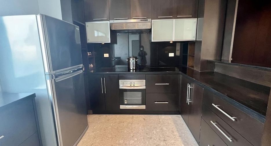 For rent 4 bedrooms apartment in Pathum Wan, Bangkok